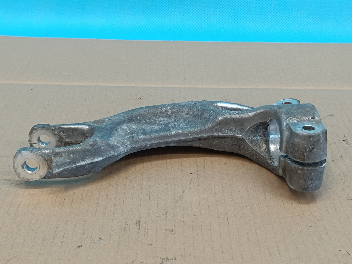 AUDI A4 B9 Sedan LIFT 2023 R SHOCK ABSORBER MOUNT LEFT FRONT 8W0413037