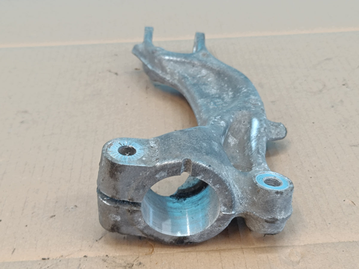 AUDI A4 B9 Sedan LIFT 2023 R SHOCK ABSORBER MOUNT LEFT FRONT 8W0413037