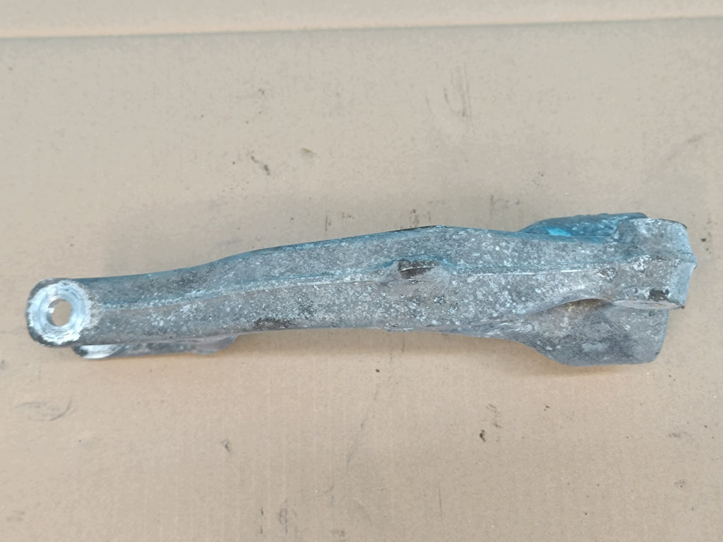 AUDI A4 B9 Sedan LIFT 2023 R SHOCK ABSORBER MOUNT LEFT FRONT 8W0413037