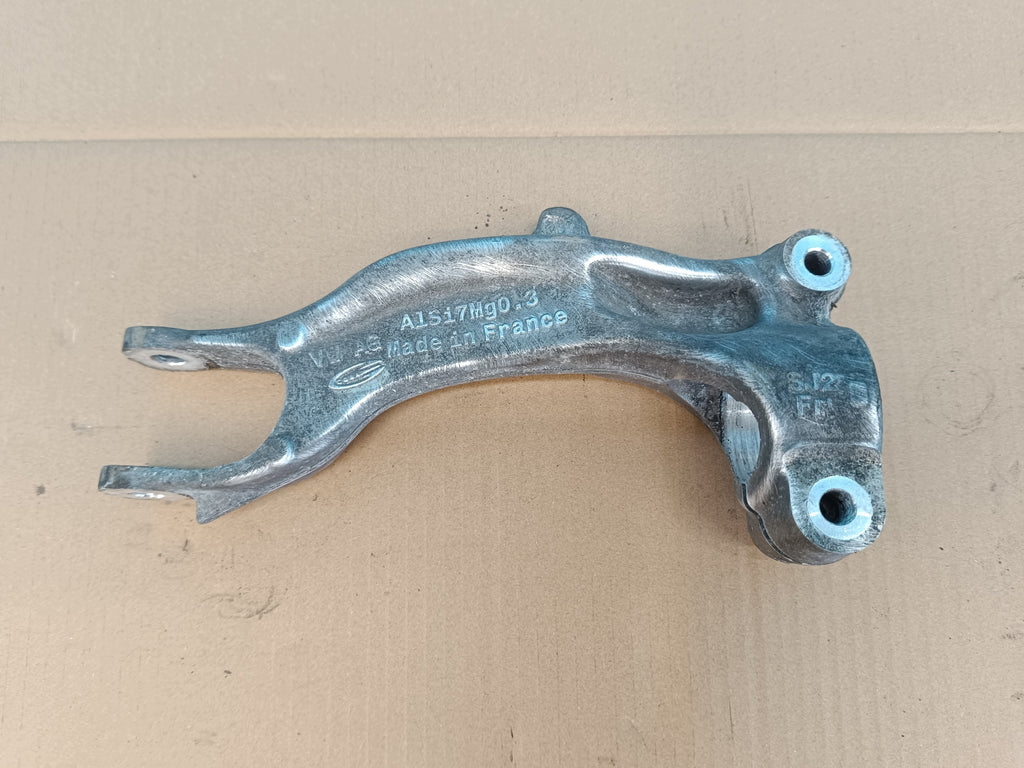 AUDI A4 B9 Sedan LIFT 2023 R SHOCK ABSORBER MOUNT RIGHT FRONT 8W0413038