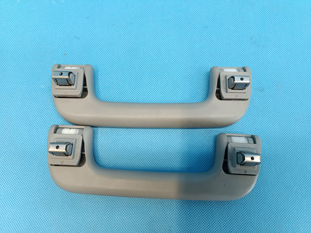 AUDI A4 B9 Sedan LIFT 23R HEADLINER HANDLES 8W0857607 8W0857607A 8W0857608