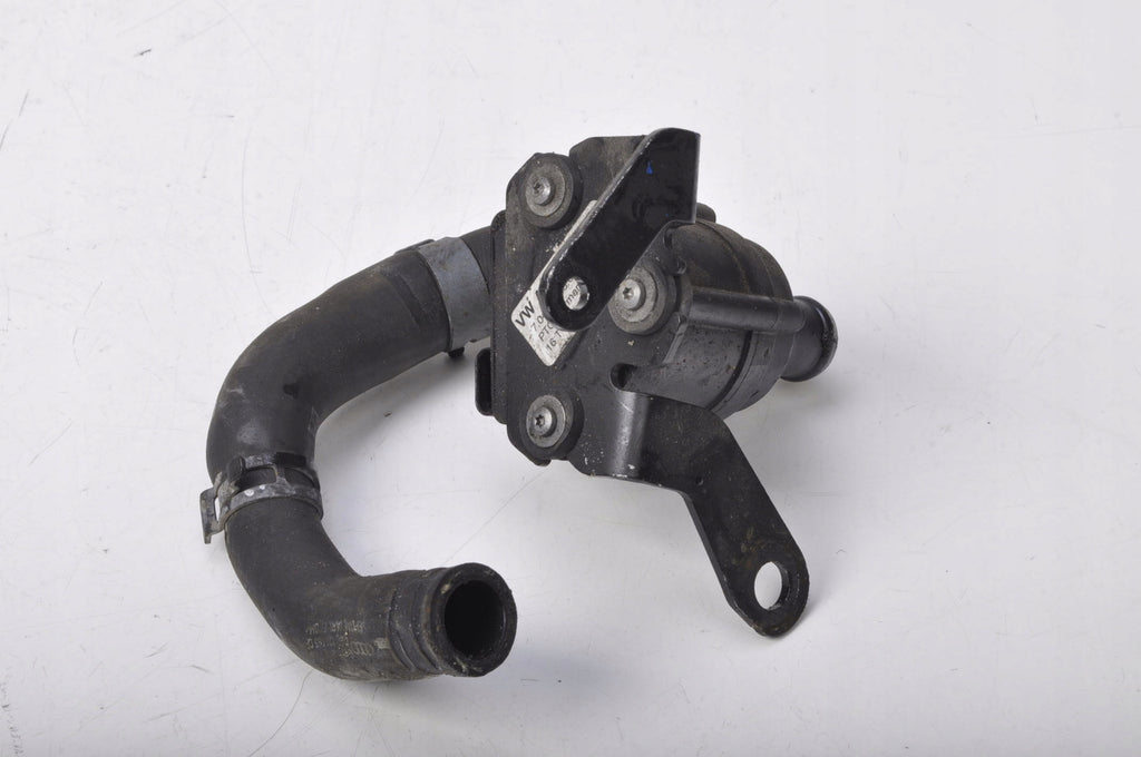 AUDI A4 B9 WATER PUMP 04L965559A