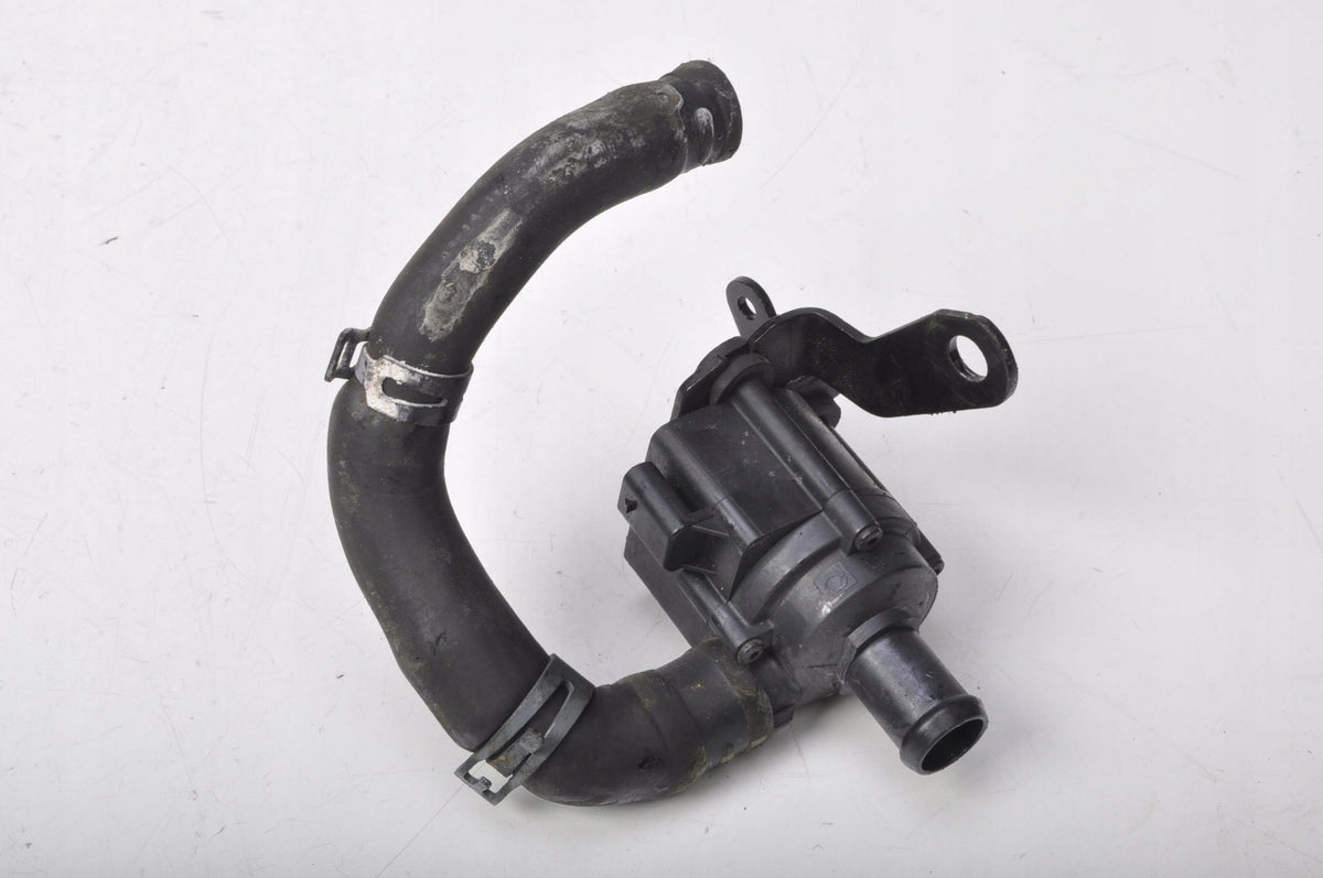 AUDI A4 B9 WATER PUMP 04L965559A