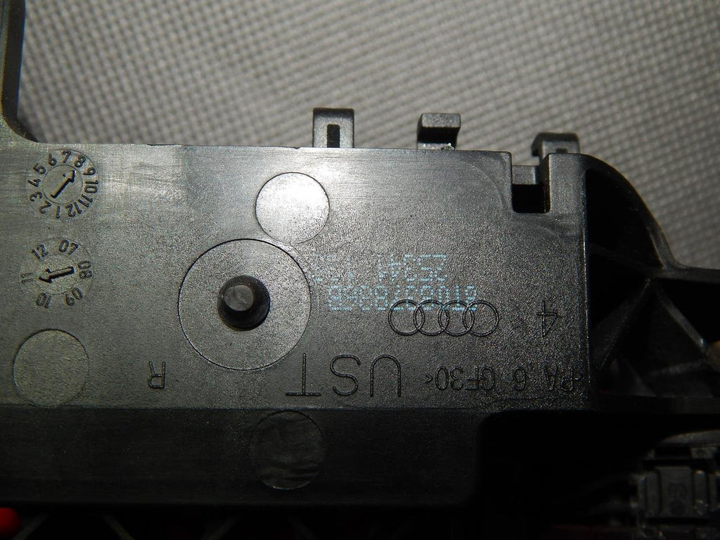 AUDI A4 S4 8K EXTERIOR DOOR HANDLE RIGHT REAR LZ3M
