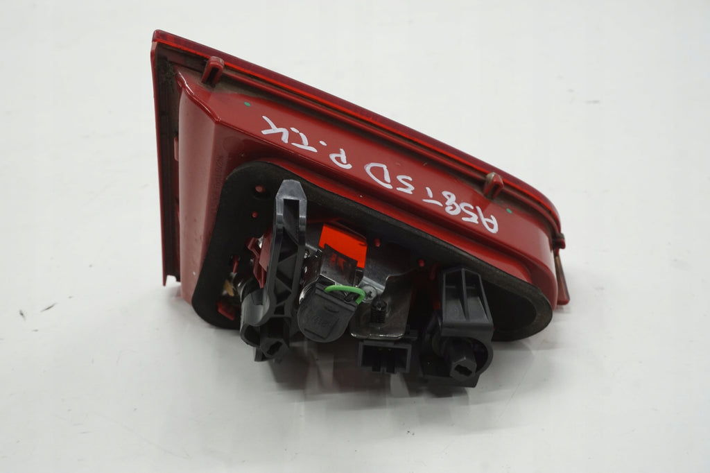 AUDI A5 8T SPORTBACK 10R LAMP RIGHT REAR FLAP 8T0945094A