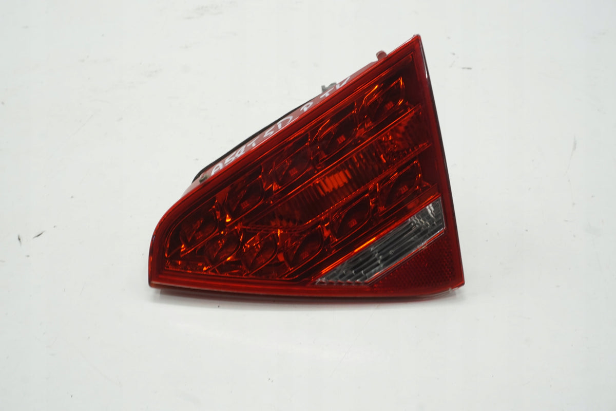 AUDI A5 8T SPORTBACK 10R LAMP RIGHT REAR FLAP 8T0945094A