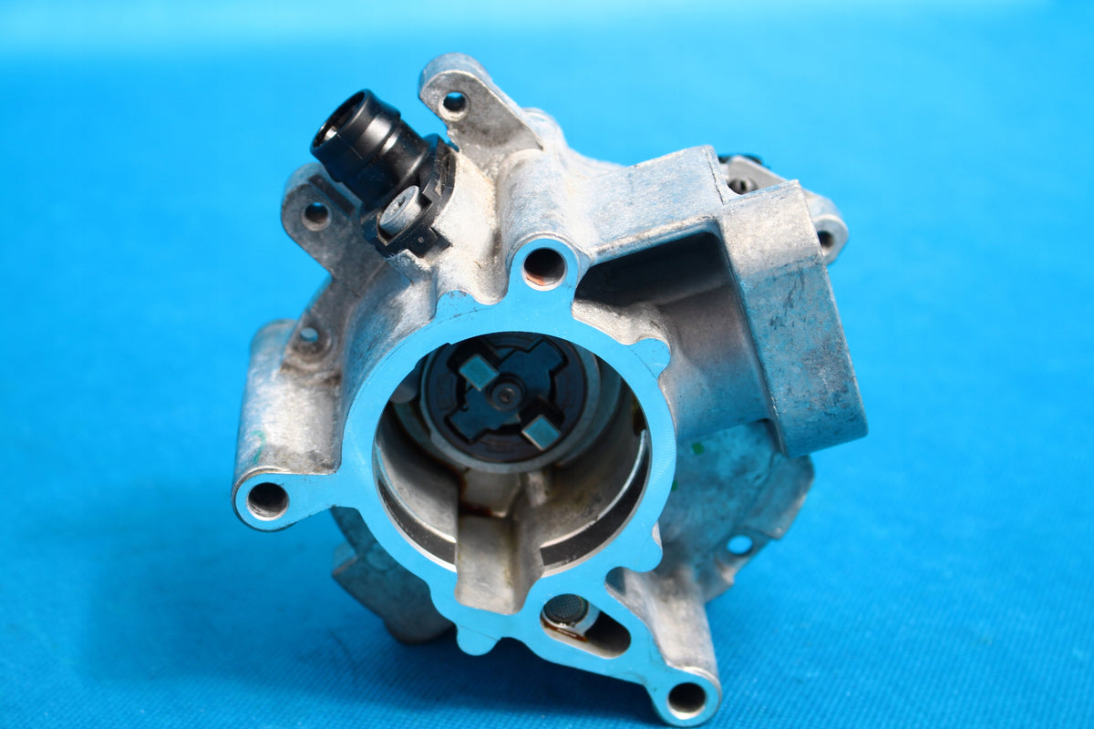AUDI A5 F5 8W 2.0 TFSI PUMP VACUM 06K145100AE