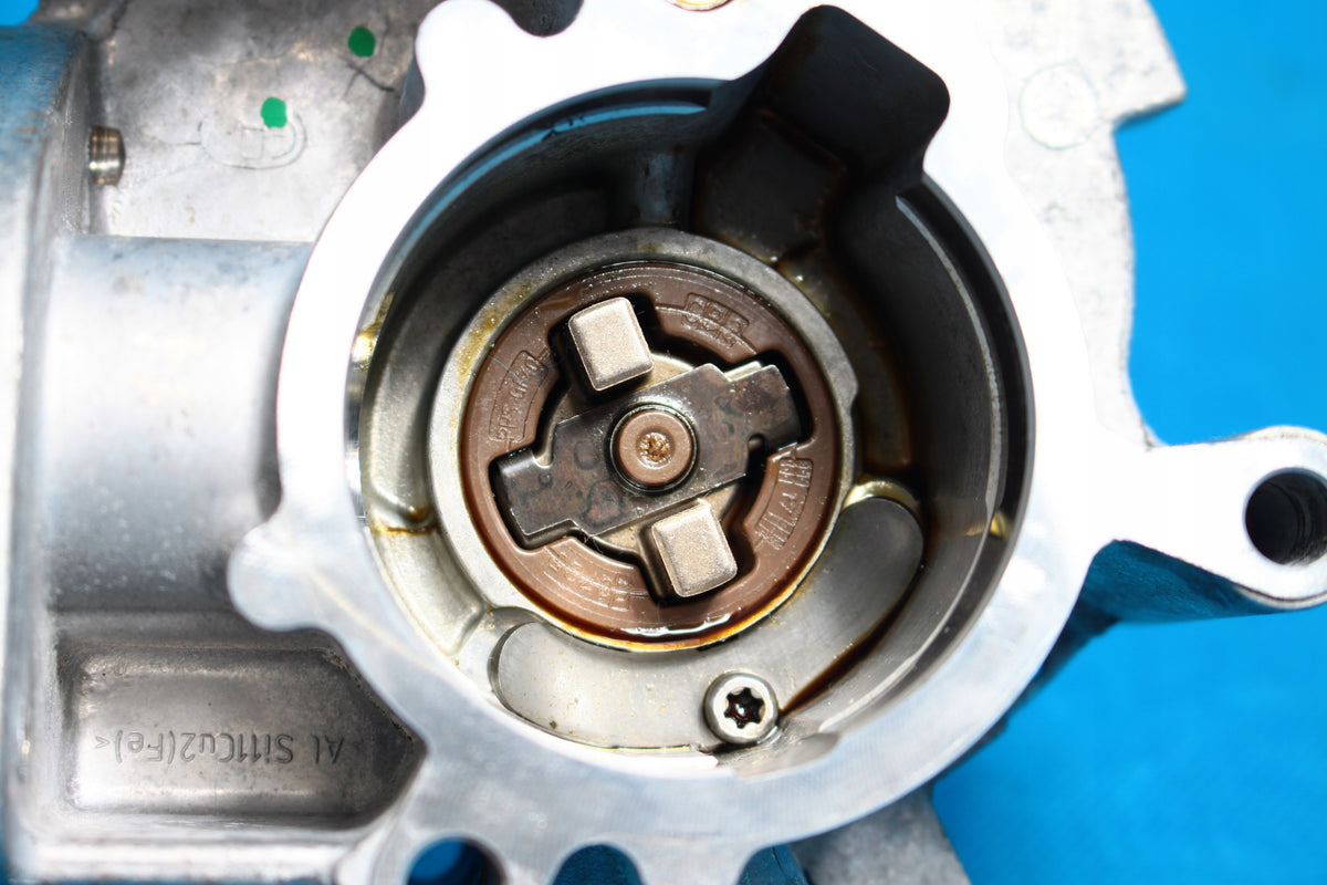 AUDI A5 F5 8W 2.0 TFSI PUMP VACUM 06K145100AE