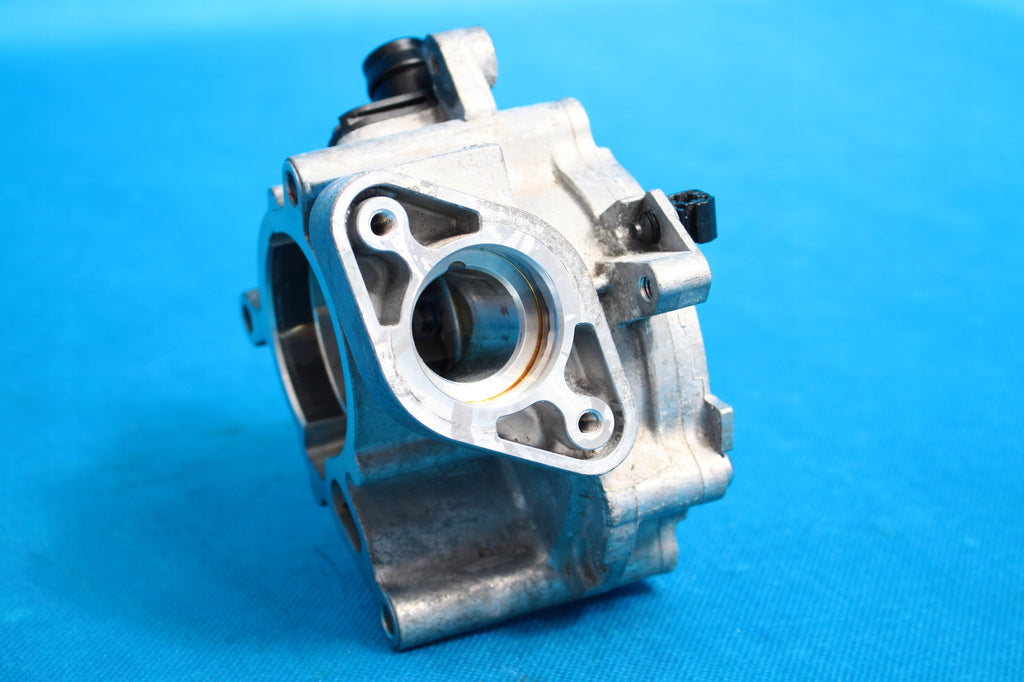 AUDI A5 F5 8W 2.0 TFSI PUMP VACUM 06K145100AE