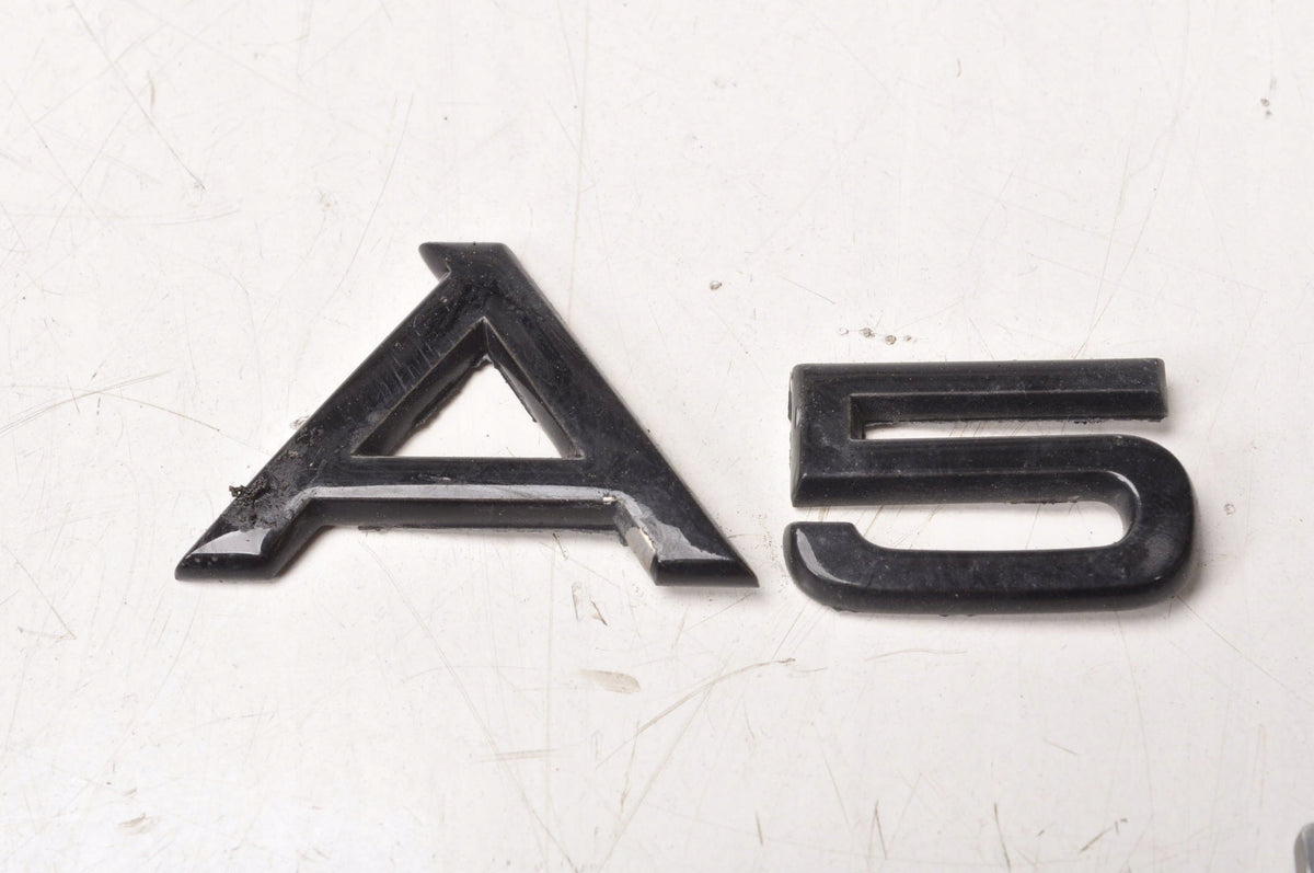 AUDI A5 I LOGO STAMP EMBLEM BACK LETTER INSCRIPTION NUMBERS Quattro