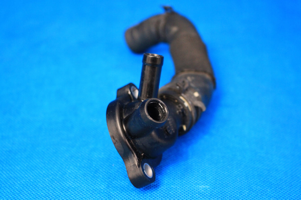 AUDI A6 A5 HOSE CONNECTOR 04L121131AD 04L121157BE 2017R