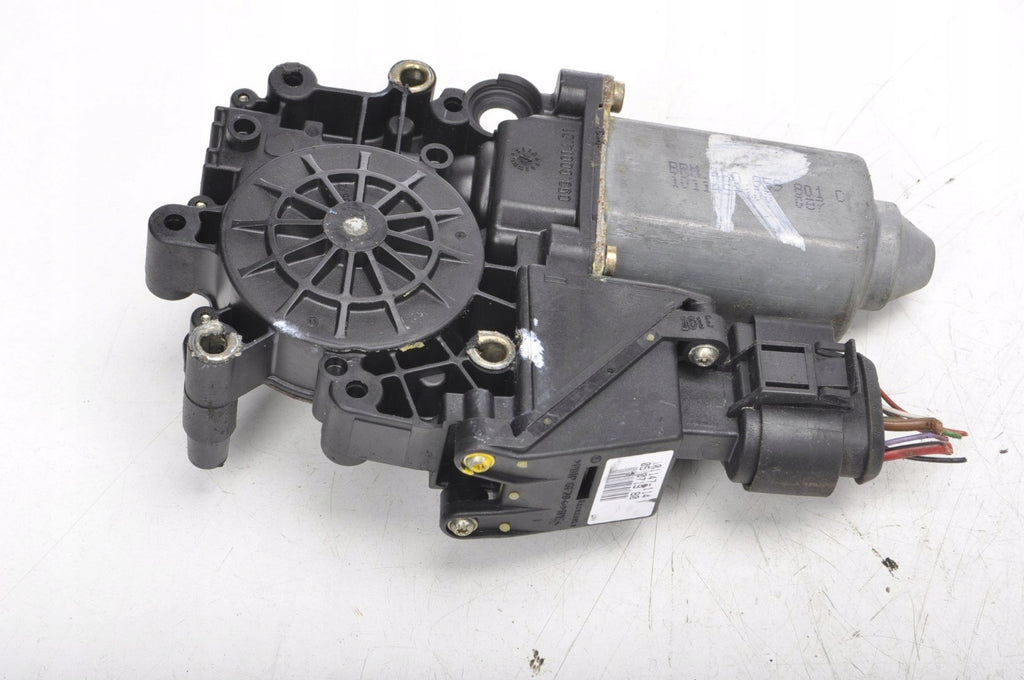 AUDI A6 C5 WINDSCREEN MOTOR RIGHT FRONT 4B0959801C