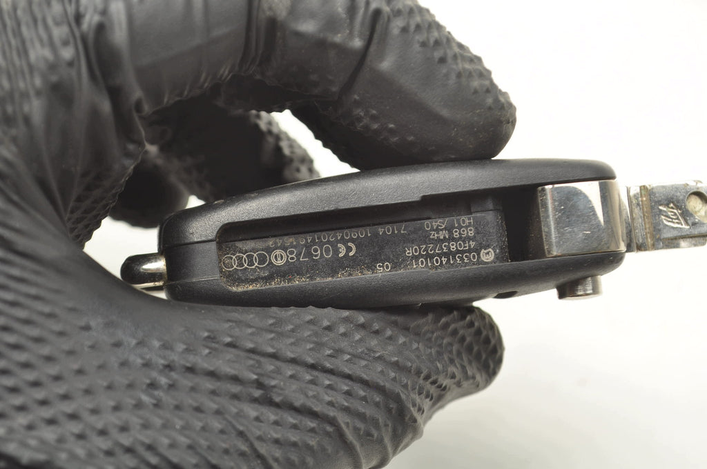 AUDI A6 C6 4F0909131E 4F0837220R KEY IGNITION