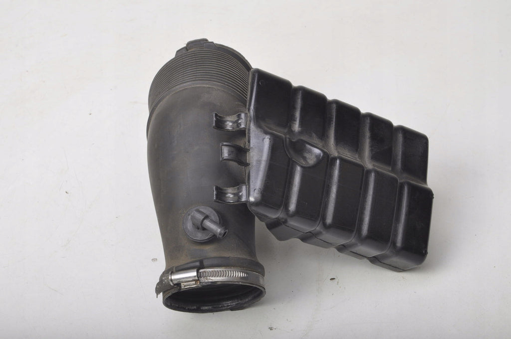 AUDI A6 C6 AIR RESONATOR 06E129629G 06E133911F