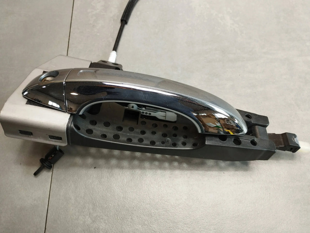 AUDI A6 C7 HANDLE LEFT FRONT KESSY LX7P