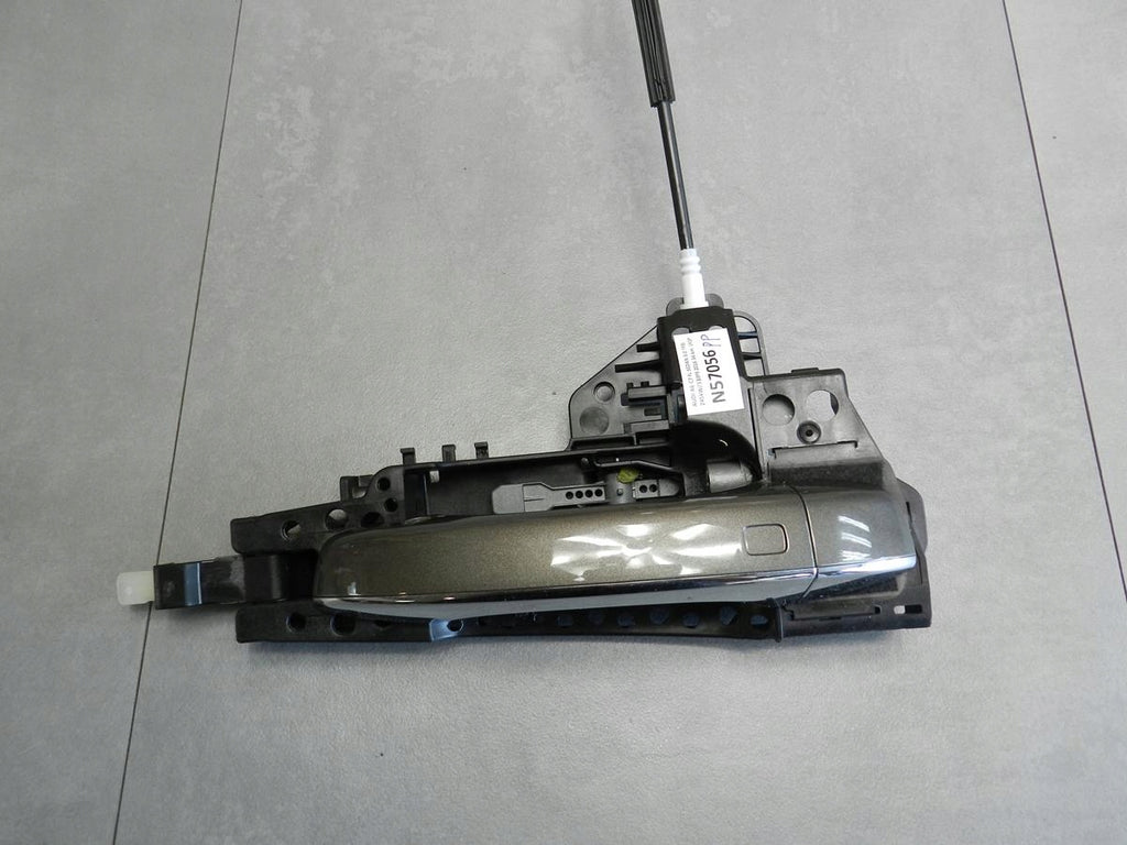AUDI A6 C7 HANDLE RIGHT FRONT LY1P KESSY LED