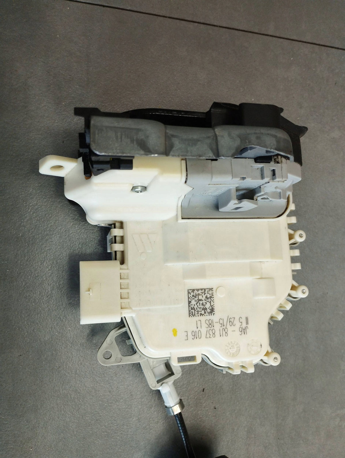 AUDI A6 C7 LOCK RIGHT FRONT 8J1837016E