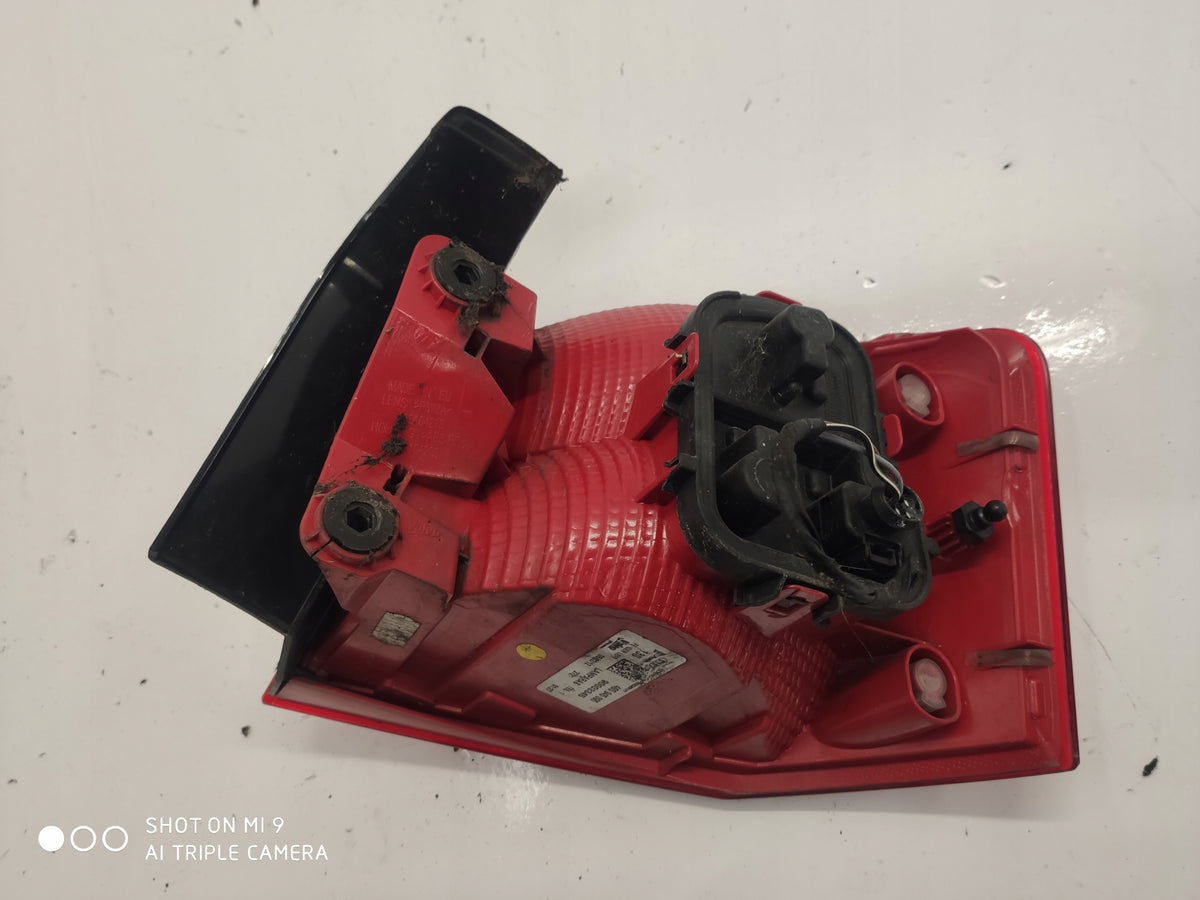 AUDI A6 C7 SEDAN LAMP LEFT REAR 4G5945095