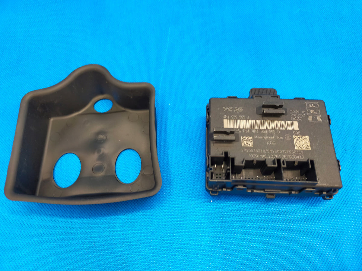 AUDI A6 C8 4K 2023R SEDAN S-LINE DOOR MODULE LEFT REAR 4M1959595J