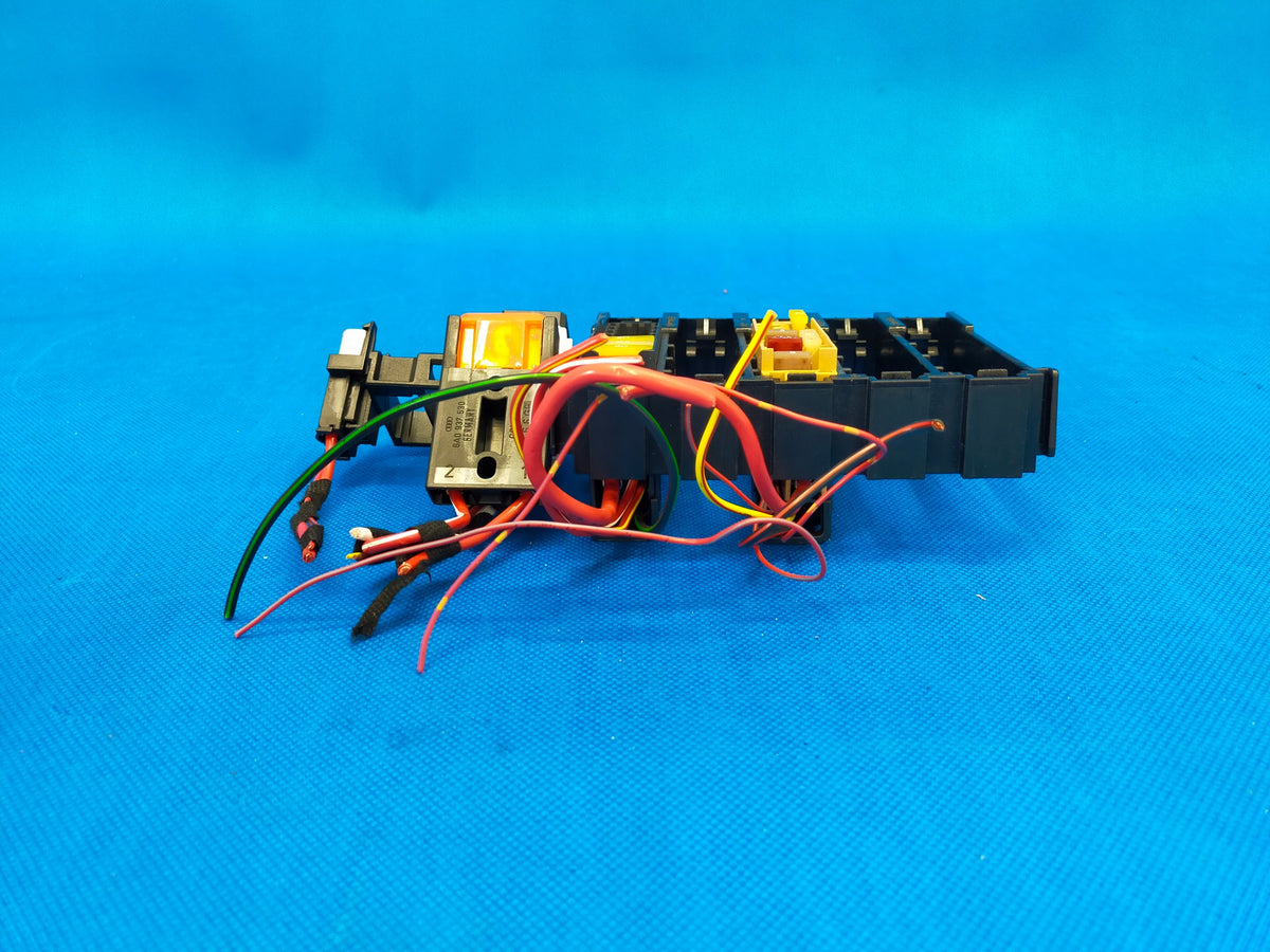 AUDI A6 C8 4K 2023R SEDAN S-LINE FUSE BOX 4K0971845