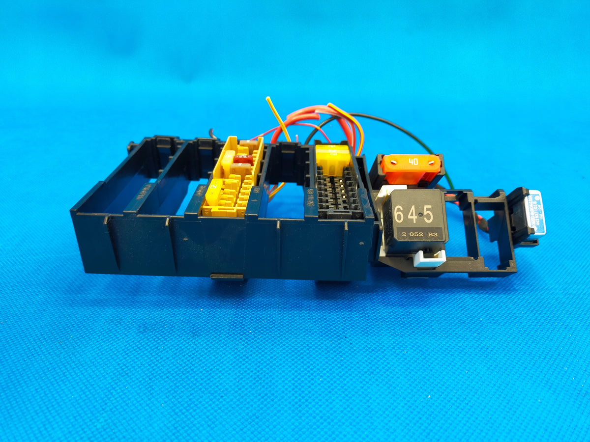 AUDI A6 C8 4K 2023R SEDAN S-LINE FUSE BOX 4K0971845