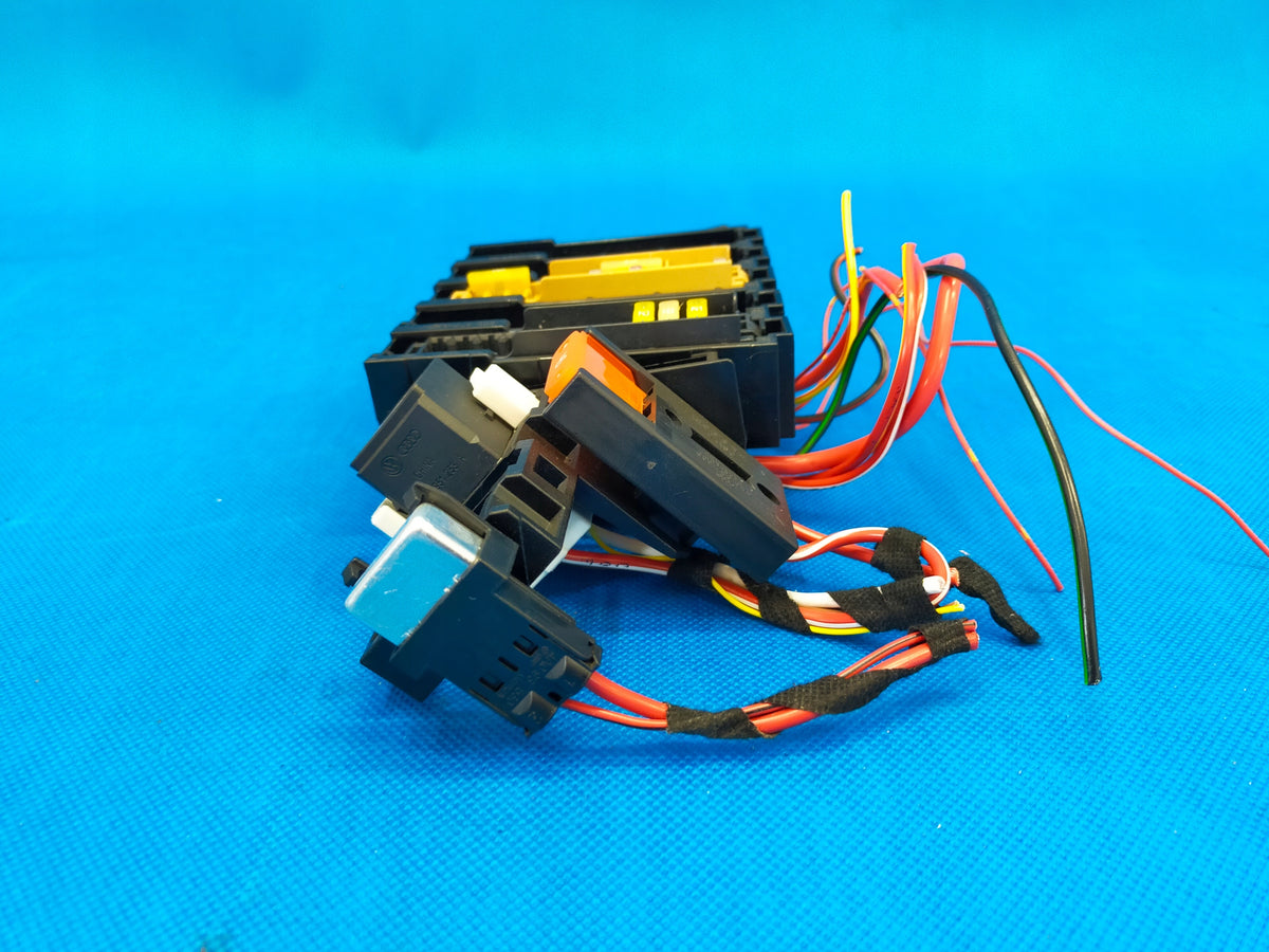 AUDI A6 C8 4K 2023R SEDAN S-LINE FUSE BOX 4K0971845