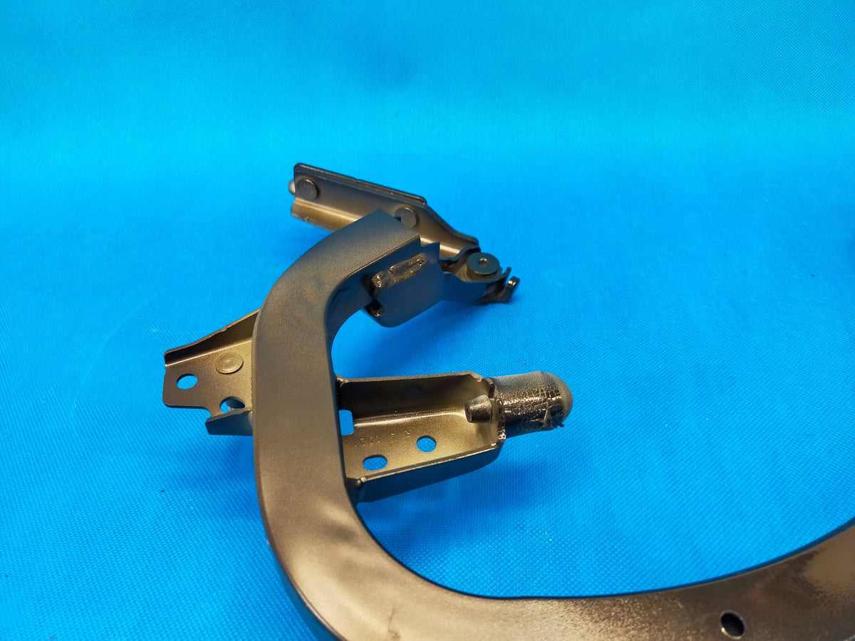 AUDI A6 C8 4K 2023R SEDAN S-LINE TAILGATE HINGE RIGHT 4K5827302