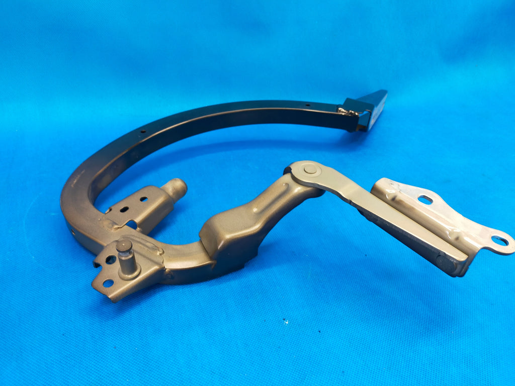 AUDI A6 C8 4K 2023R SEDAN S-LINE TAILGATE HINGE RIGHT 4K5827302