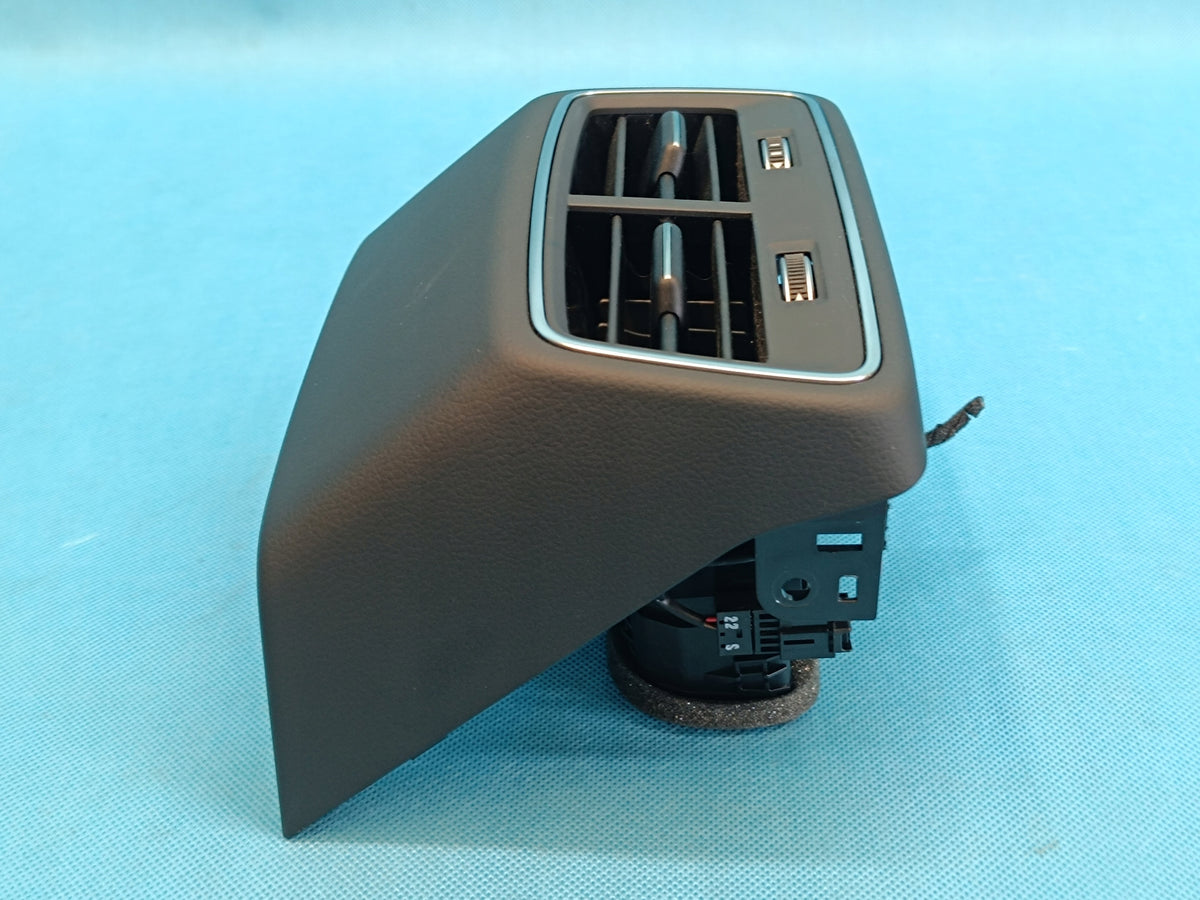 AUDI A6 C8 LIFT AVANT 2,0 TDI 150KW 2025 R AIR VENT REAR 4K0819203D