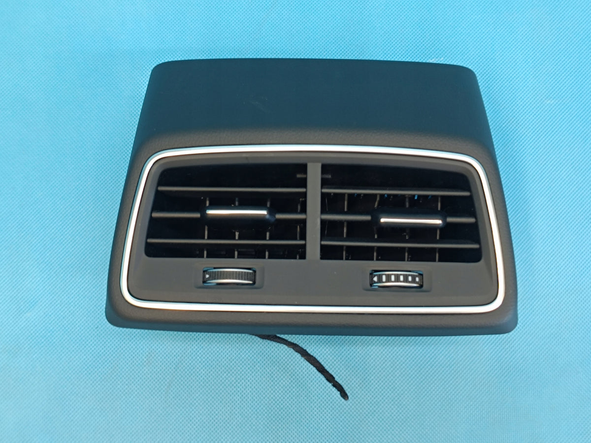 AUDI A6 C8 LIFT AVANT 2,0 TDI 150KW 2025 R AIR VENT REAR 4K0819203D