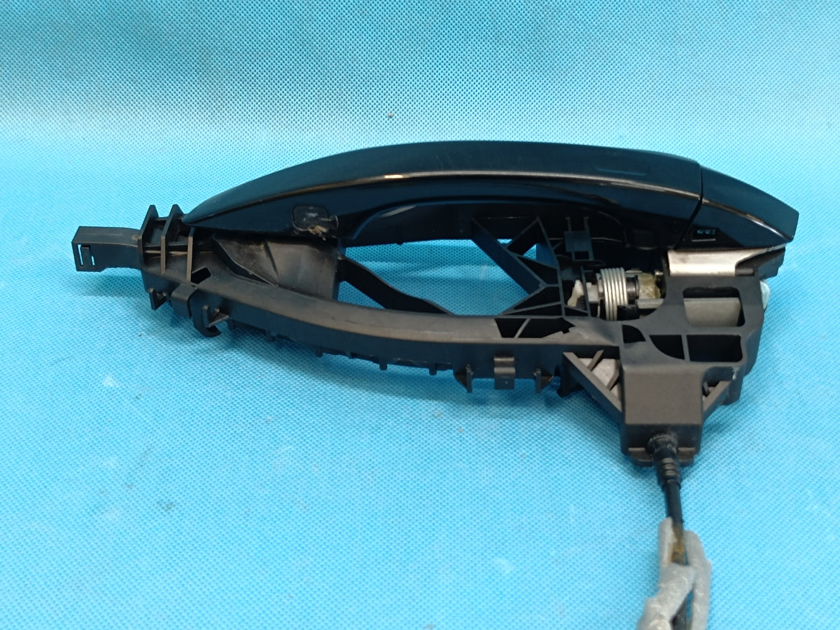 AUDI A6 C8 LIFT AVANT 2,0 TDI 2025R DOOR HANDLE LY9T LEFT FRONT 4M8837205B