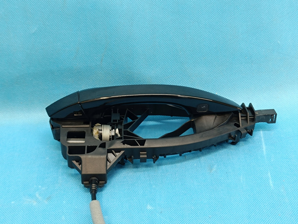 AUDI A6 C8 LIFT AVANT 2,0TDI 2025R DOOR HANDLE LY9T RIGHT FRONT 4M8837206B