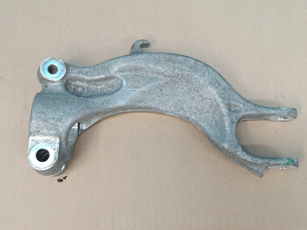 AUDI A6 C8 LIFT AVANT 2025 R SHOCK ABSORBER MOUNT RIGHT FRONT 4M0413038L