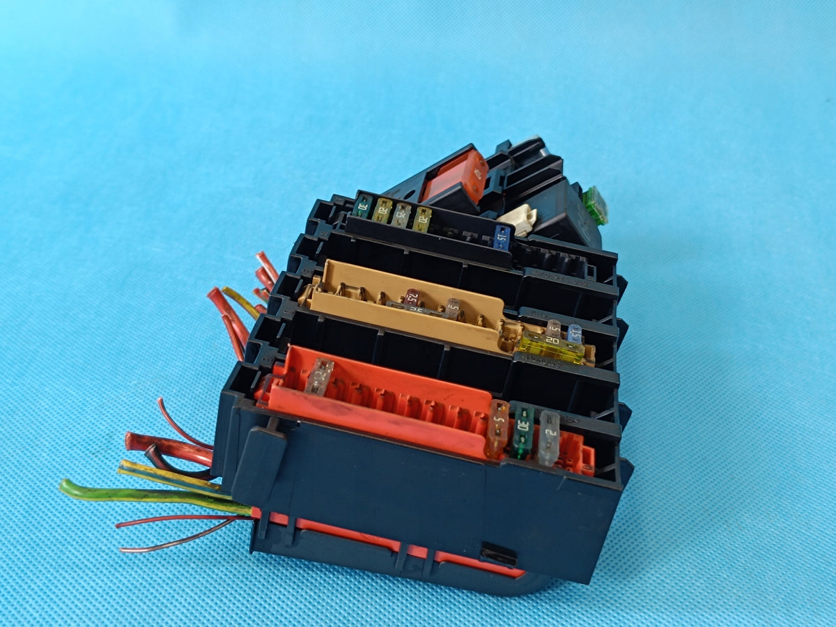 AUDI A6 C8 QUATTRO 2.0 TDI 150KW 2022 R FUSE BOX 4K0971845