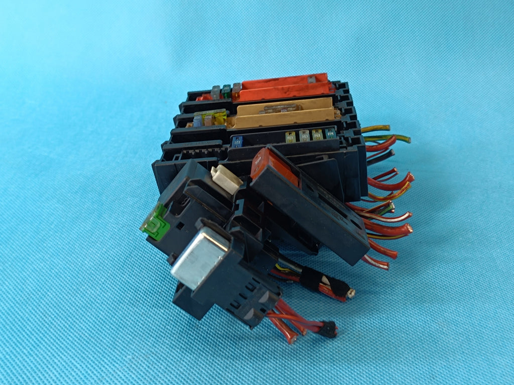 AUDI A6 C8 QUATTRO 2.0 TDI 150KW 2022 R FUSE BOX 4K0971845