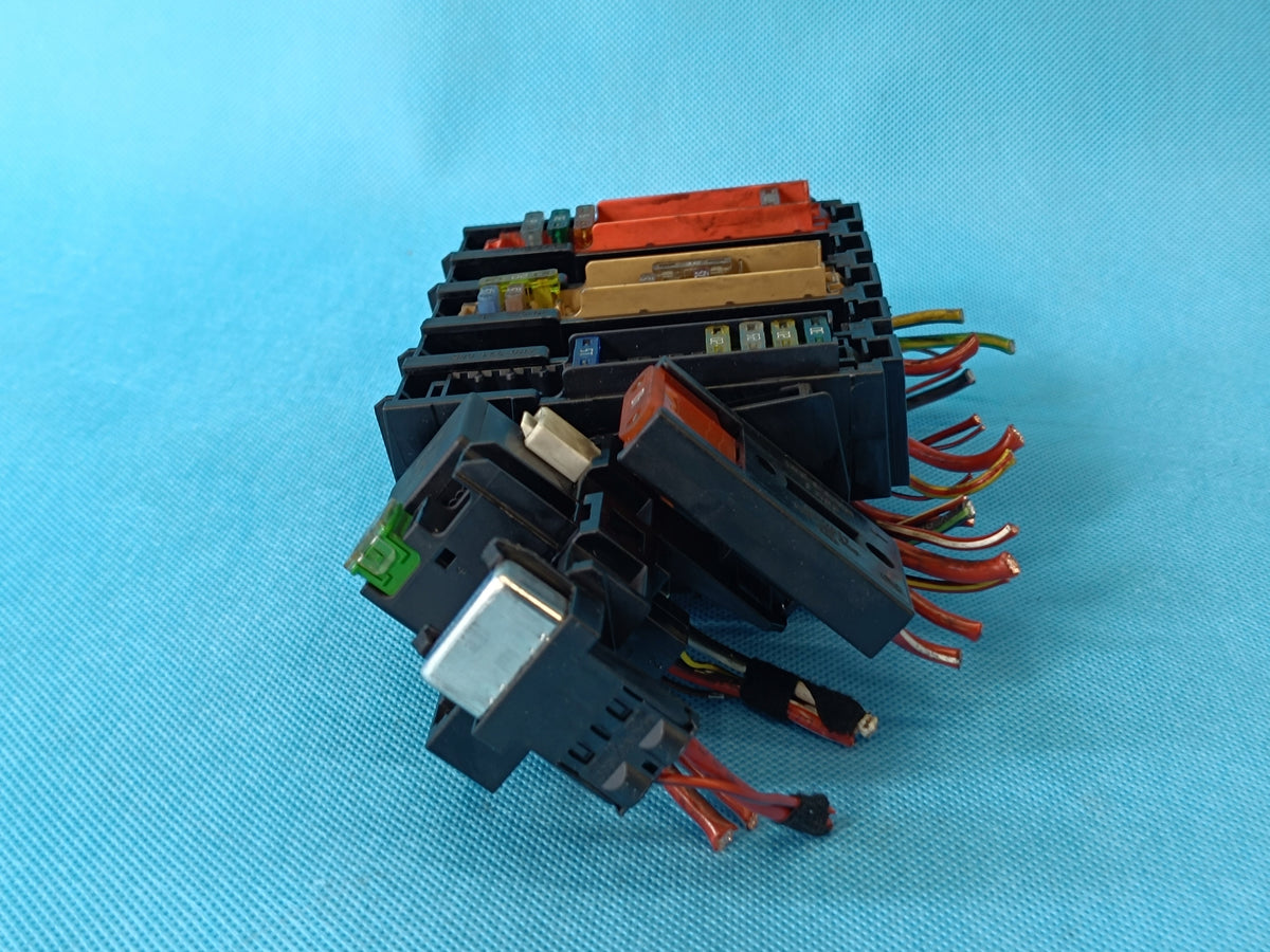 AUDI A6 C8 QUATTRO 2.0 TDI 150KW 2022 R FUSE BOX 4K0971845