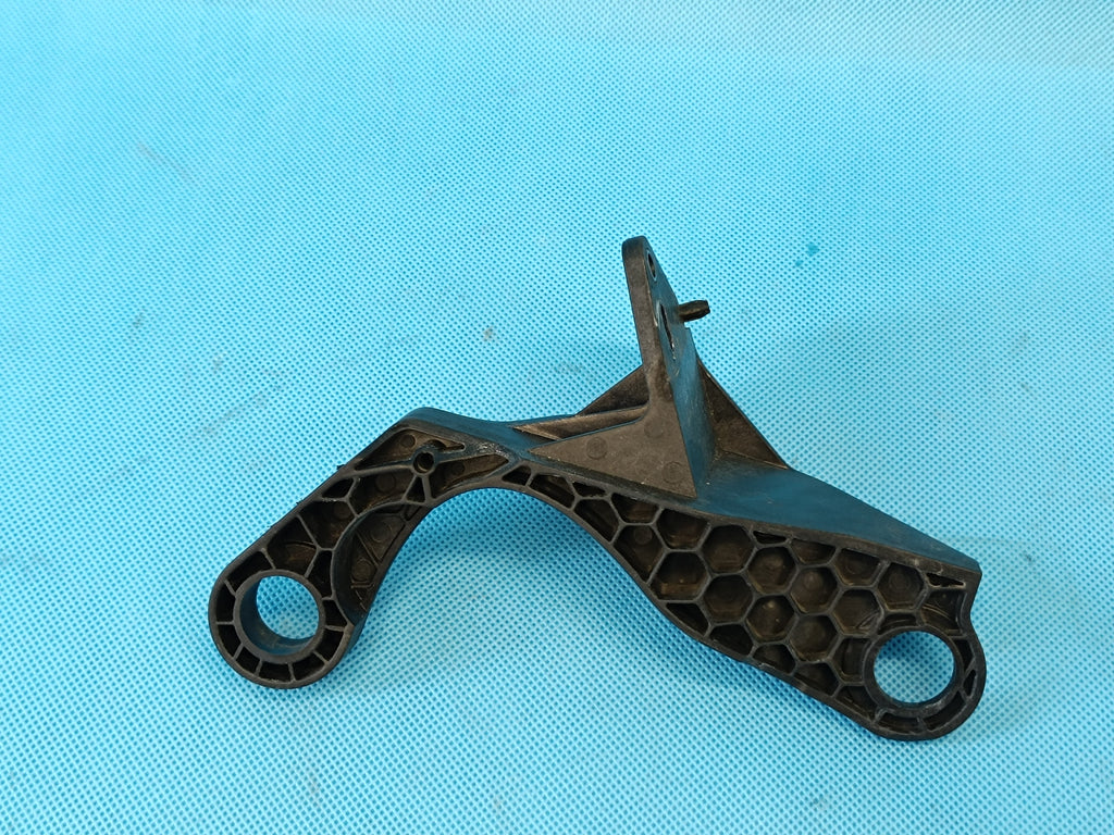 AUDI A6 C8 QUATTRO 2.0TDI 150KW 2022R MOUNTING TANK HOLDER 4K0121214N
