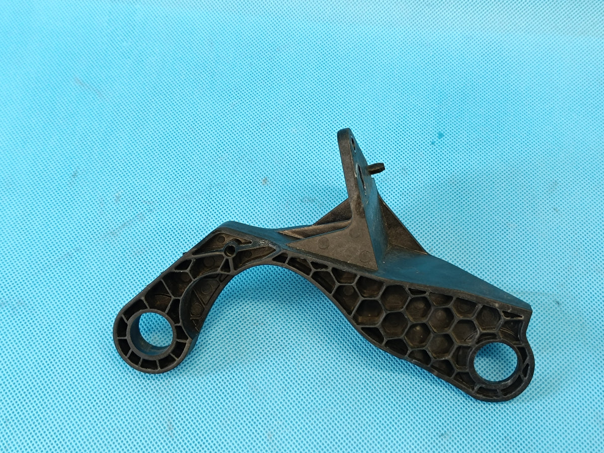 AUDI A6 C8 QUATTRO 2.0TDI 150KW 2022R MOUNTING TANK HOLDER 4K0121214N