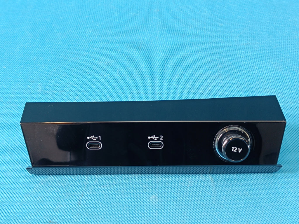 AUDI A6 C9 AVANT 2.0 TDI 150KW 2026R USB SOCKET COVER 8B1863093 4N1035700