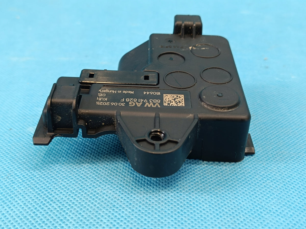 AUDI A6 C9 AVANT 2.0 TDI 150KW 4x4 2026 R CLAMP MOUNT 8B3941828F