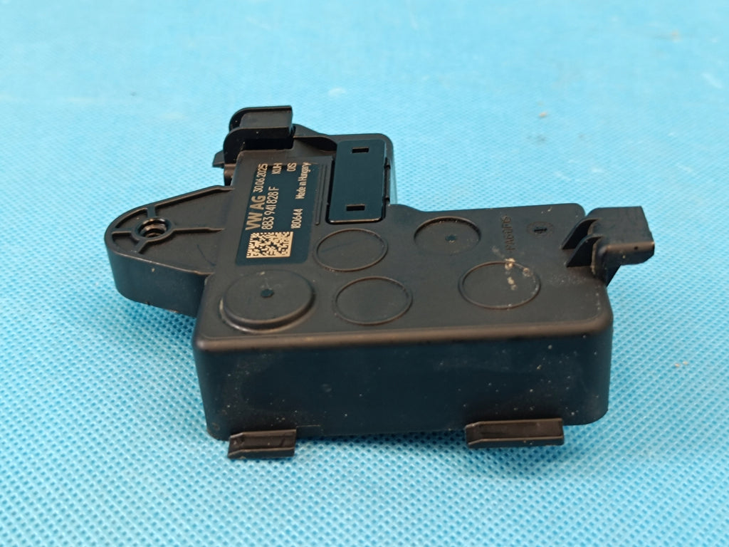 AUDI A6 C9 AVANT 2.0 TDI 150KW 4x4 2026 R CLAMP MOUNT 8B3941828F