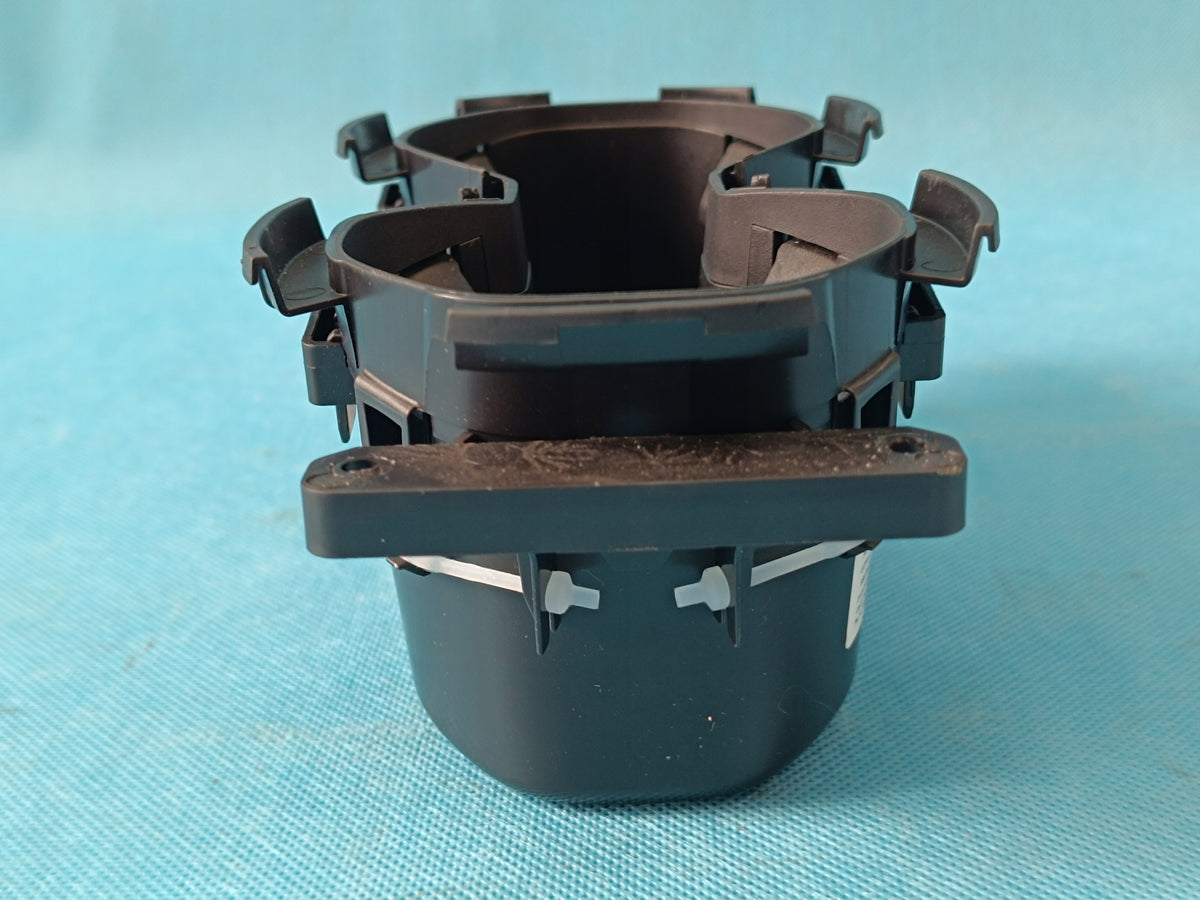 AUDI A6 C9 AVANT 2.0 TDI 150KW 4x4 2026 R CUP HOLDER 8B3862533A