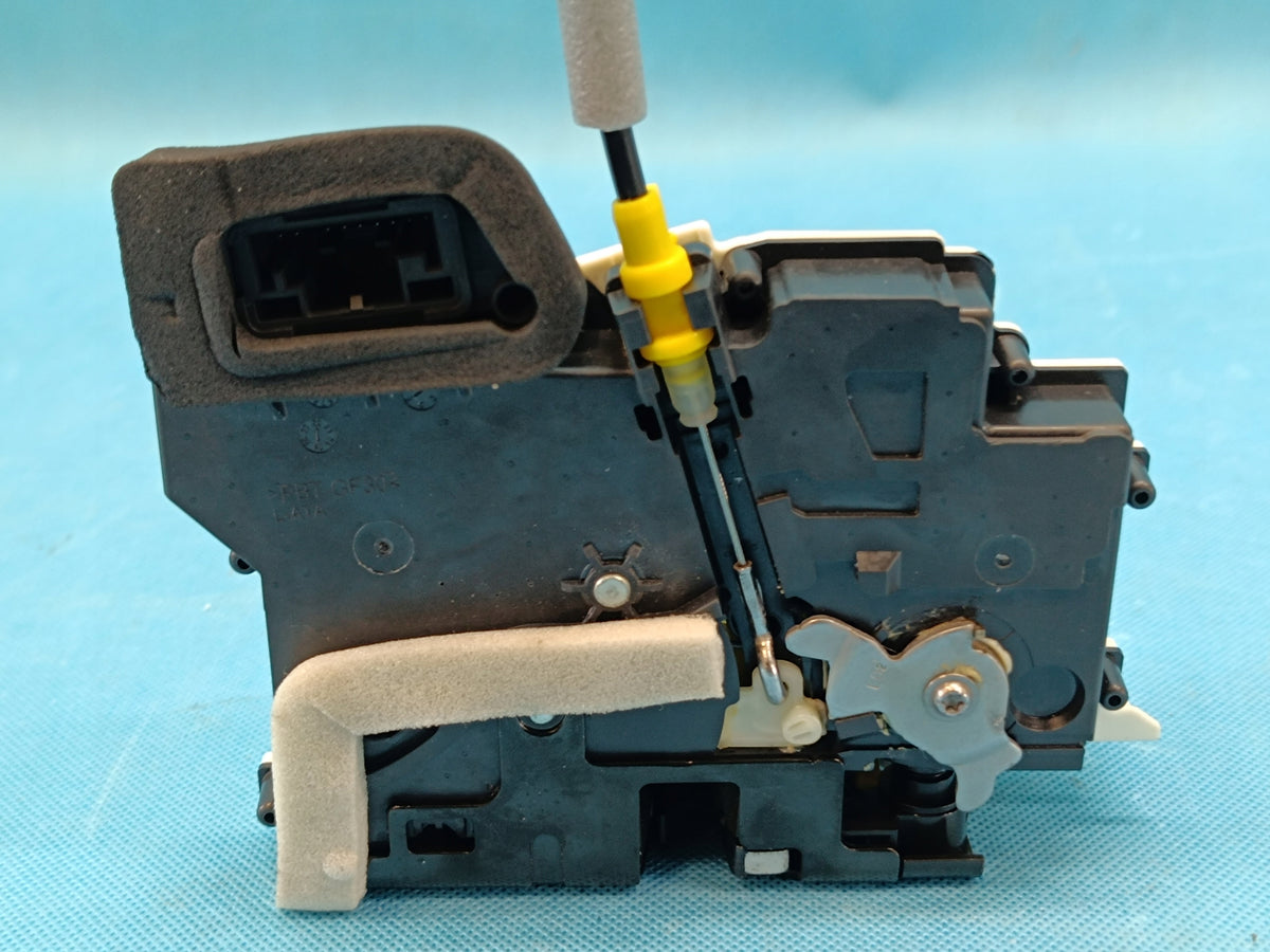 AUDI A6 C9 AVANT 2.0 TDI 150KW 4x4 2026 R DOOR LOCK LEFT FRONT 85C837015E