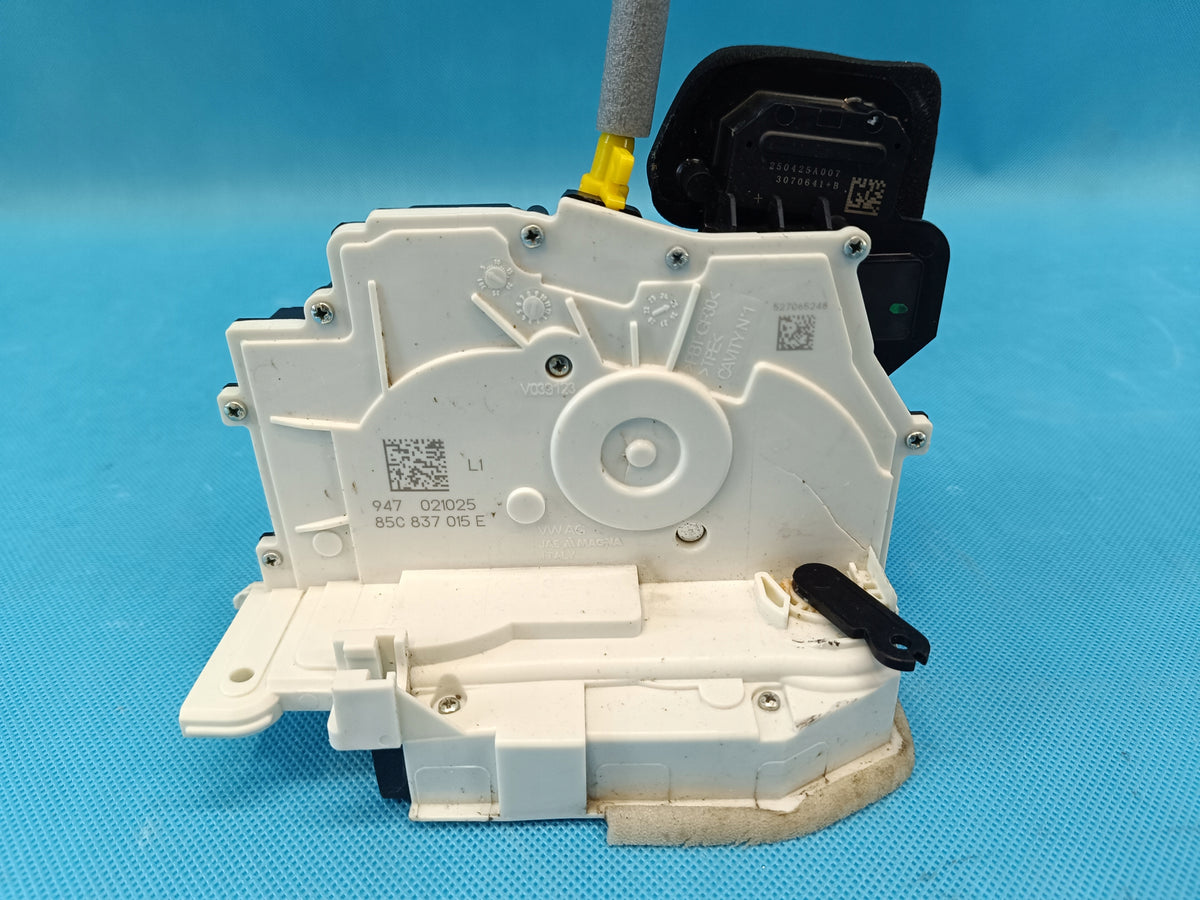 AUDI A6 C9 AVANT 2.0 TDI 150KW 4x4 2026 R DOOR LOCK LEFT FRONT 85C837015E