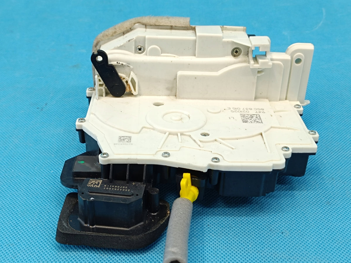 AUDI A6 C9 AVANT 2.0 TDI 150KW 4x4 2026 R DOOR LOCK LEFT FRONT 85C837015E