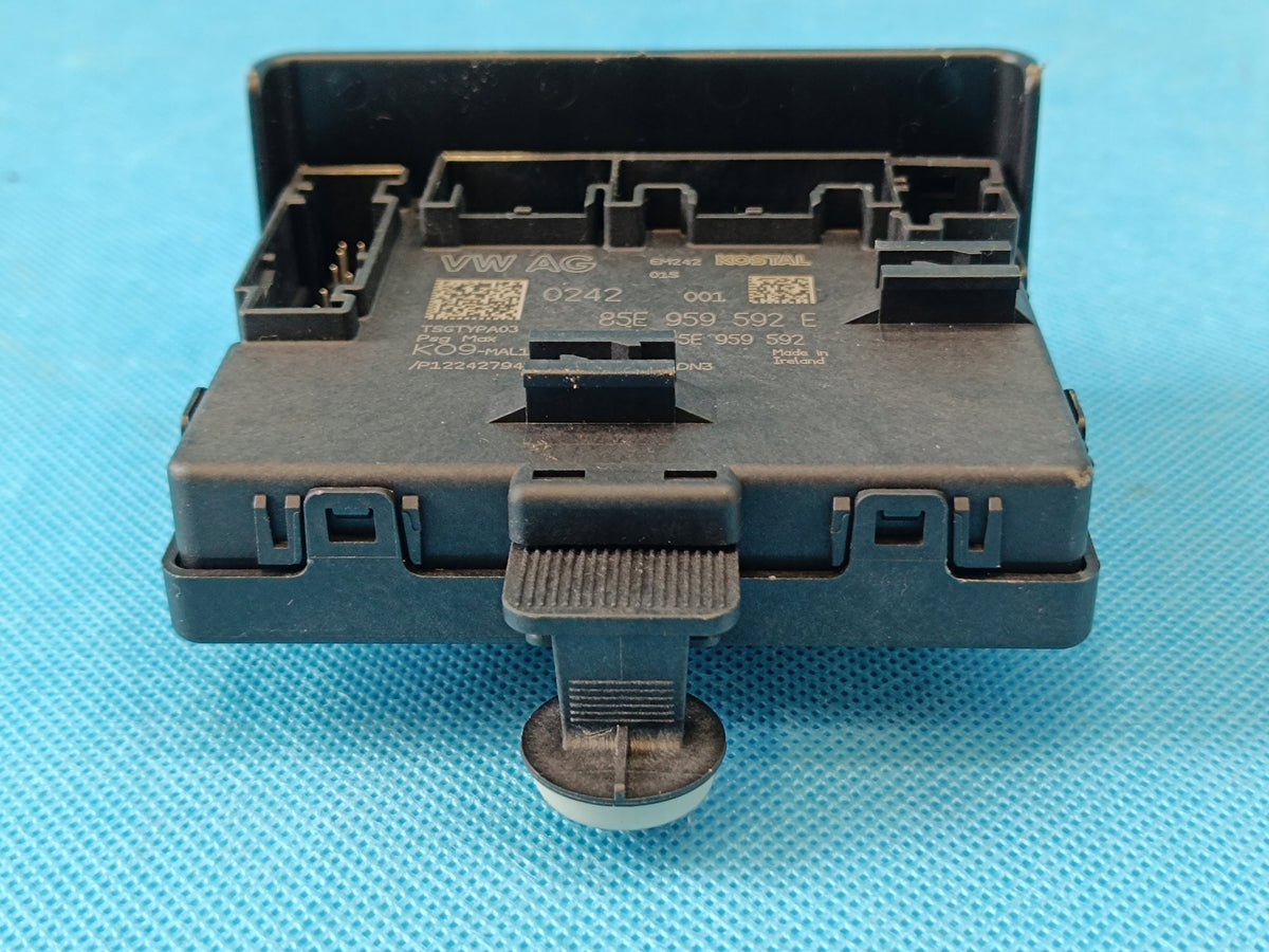 AUDI A6 C9 AVANT 2.0 TDI 150KW 4x4 2026R DOOR MODULE RIGHT FRONT 85E959592E