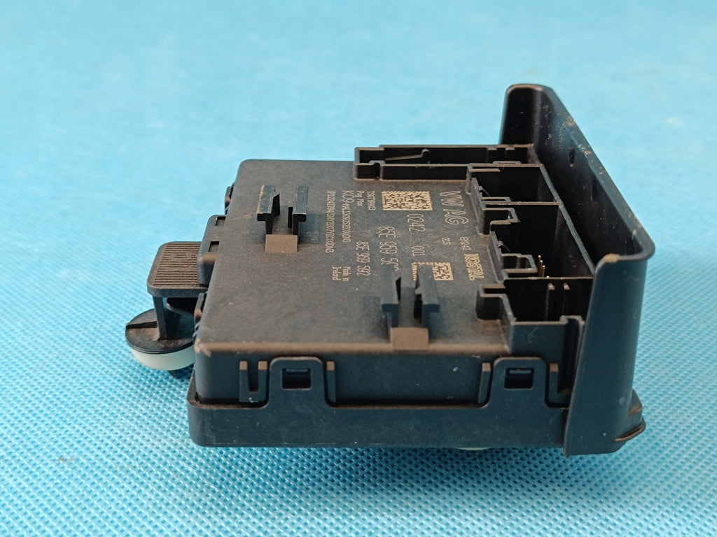 AUDI A6 C9 AVANT 2.0 TDI 150KW 4x4 2026R DOOR MODULE RIGHT FRONT 85E959592E
