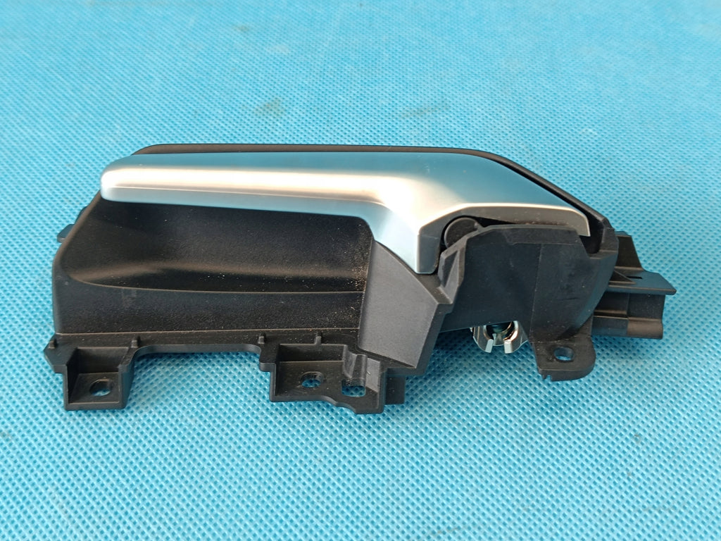 AUDI A6 C9 AVANT 2.0 TDI 2026 R INTERIOR DOOR HANDLE LEFT REAR 8B3839019F