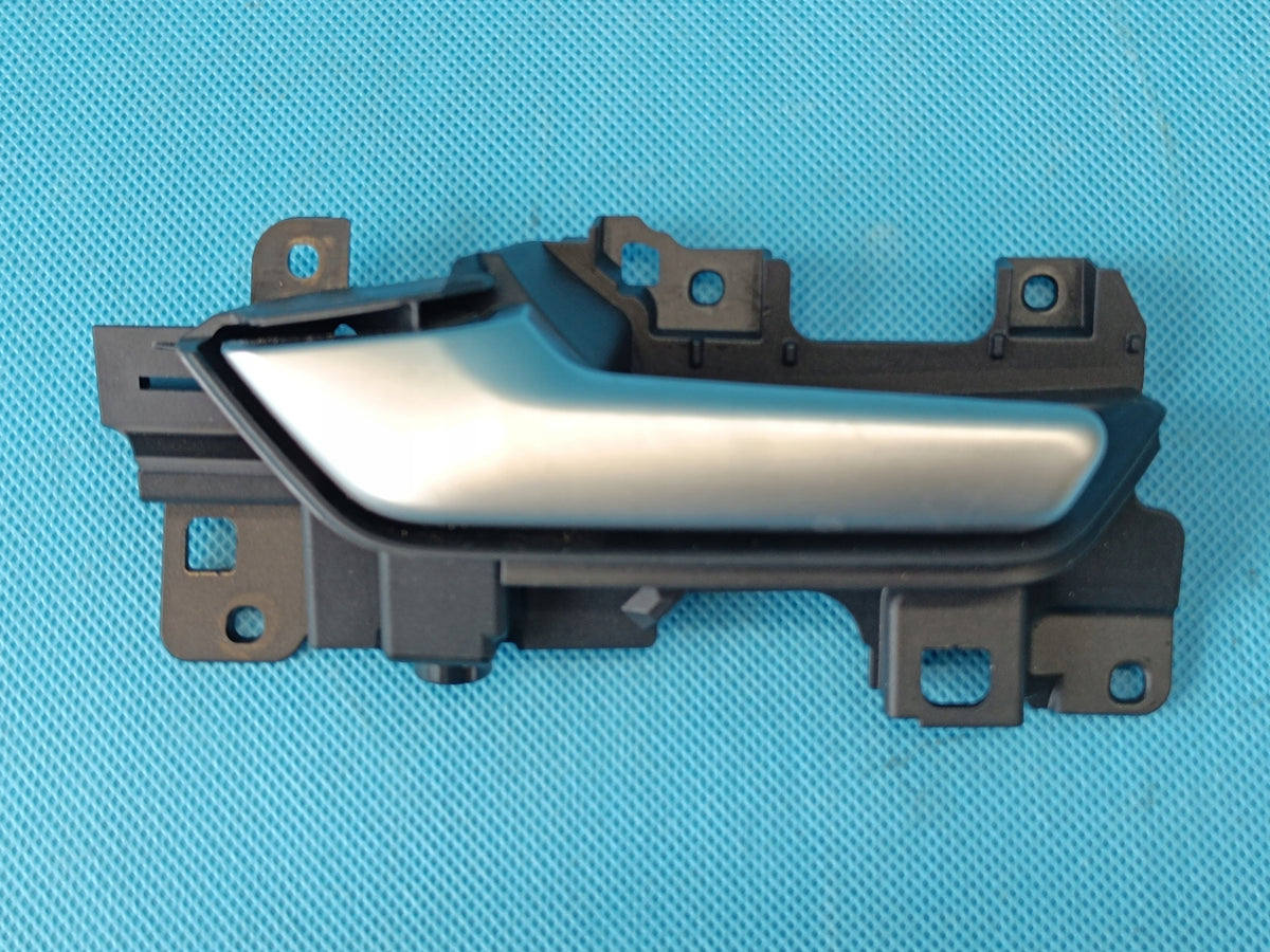 AUDI A6 C9 AVANT 2.0 TDI 2026 R INTERIOR DOOR HANDLE LEFT REAR 8B3839019F