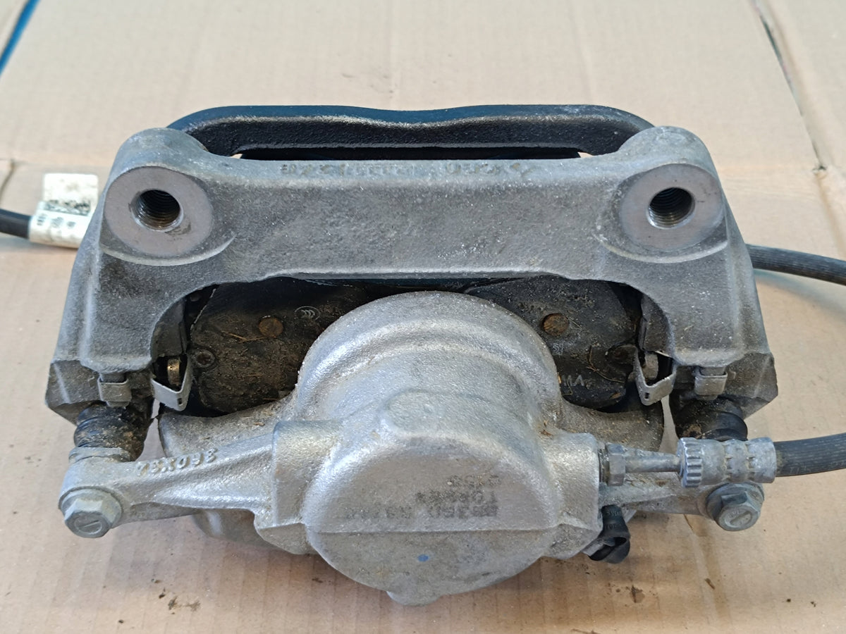 AUDI A6 C9 AVANT 2.0 TDI 26R BRAKE CALIPER RIGHT FRONT 360x34 8B3615124D